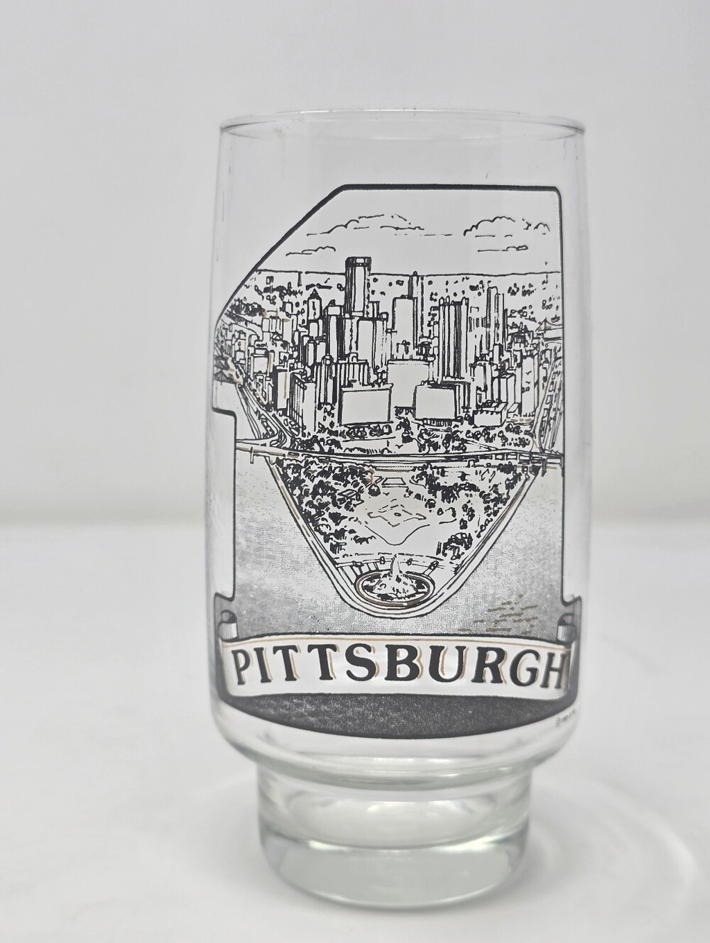 Vintage 1985 Pittsburgh Skyline #1 Collector Glass